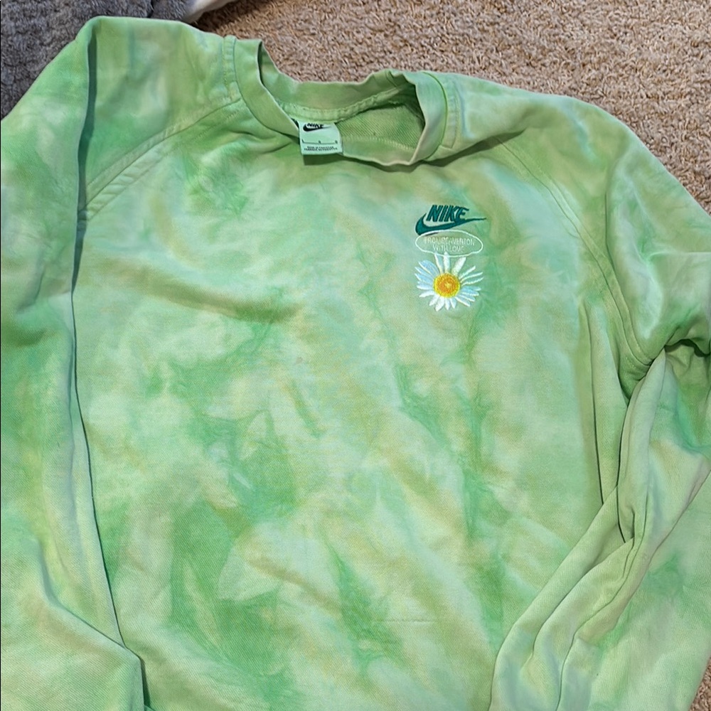Nike Green Tie-Dye Sweatshirt with Daisy